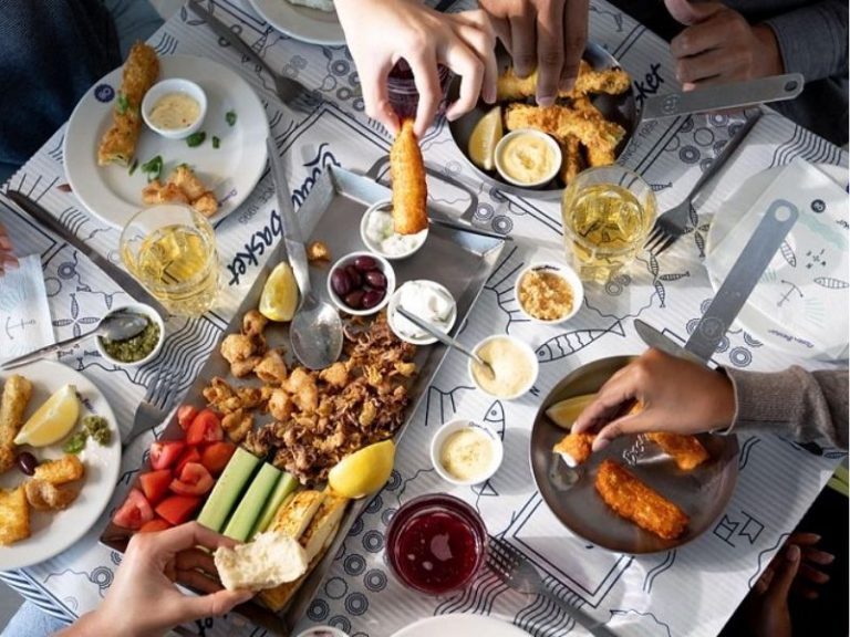 مطاعم جازان للعوائل — أماكن عائلية مميزة بالتقييمات 2026